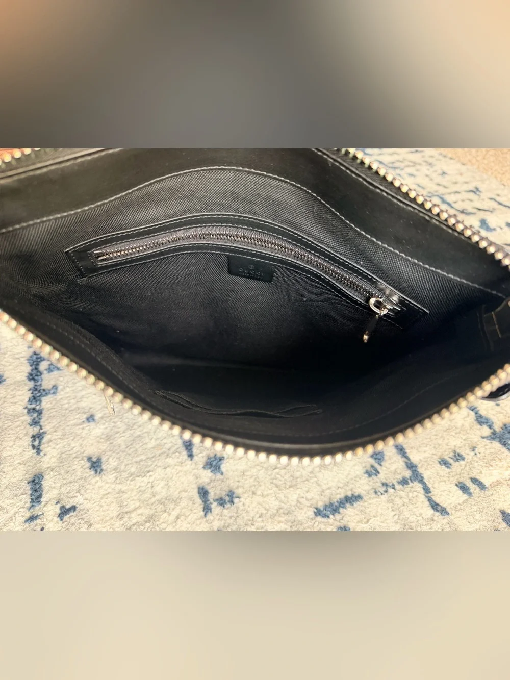 Gucci compact messenger
